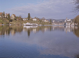 Rhein mit MS Arenenberg im Frühjahr 2005